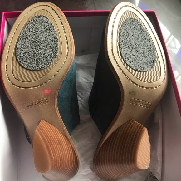 Vince Camuto Blue Heels Sz 8 - Picture 4 of 7